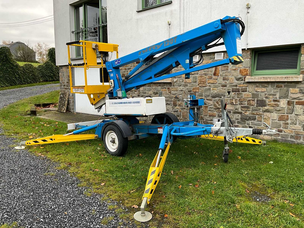 Nifty 2001 NIFTY 120 TE AERIAL WORK PLATFORM - פלטפורמה אווירית: תמונה 3 Nifty 2001 NIFTY 120 TE AERIAL WORK PLATFORM - פלטפורמה אווירית: תמונה 3