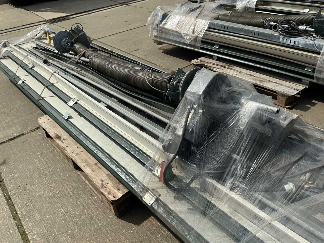 Overhead door - ציוד בנייה: תמונה 5 Overhead door - ציוד בנייה: תמונה 5