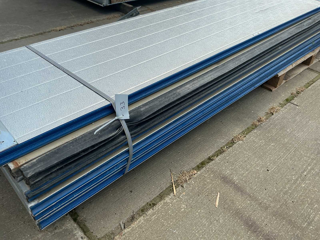 Overhead door - ציוד בנייה: תמונה 5 Overhead door - ציוד בנייה: תמונה 5