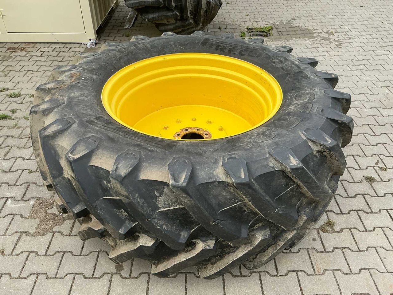 Pirelli TM800 - גלגלים וצמיגים עבור טרקטור חקלאי: תמונה 3 Pirelli TM800 - גלגלים וצמיגים עבור טרקטור חקלאי: תמונה 3