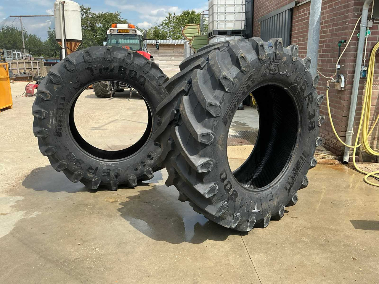 Pirelli TM800 - גלגלים וצמיגים עבור טרקטור חקלאי: תמונה 1 Pirelli TM800 - גלגלים וצמיגים עבור טרקטור חקלאי: תמונה 1