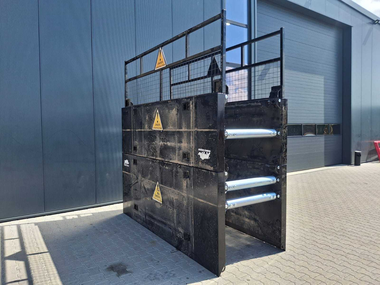 Rhino-Cross Trench Shield 300x220x50cm - מכונות אחרות: תמונה 3 Rhino-Cross Trench Shield 300x220x50cm - מכונות אחרות: תמונה 3