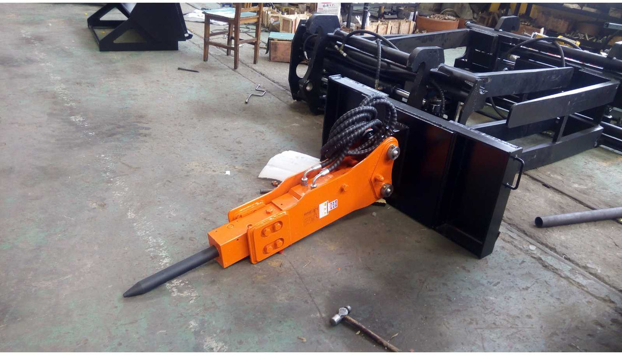 Rhino-cross Hydraulic Breaker - צרופה עבור מכונת בנייה: תמונה 1 Rhino-cross Hydraulic Breaker - צרופה עבור מכונת בנייה: תמונה 1