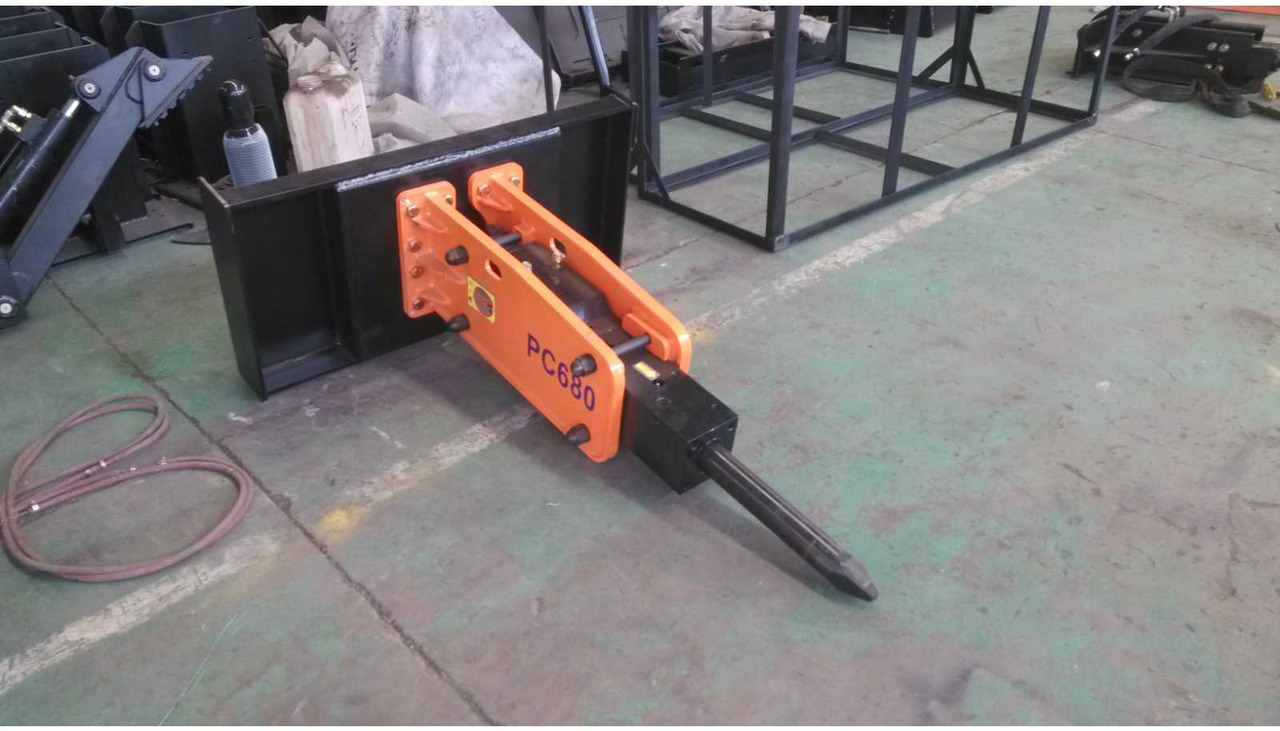 Rhino-cross Hydraulic Breaker - צרופה עבור מכונת בנייה: תמונה 4 Rhino-cross Hydraulic Breaker - צרופה עבור מכונת בנייה: תמונה 4