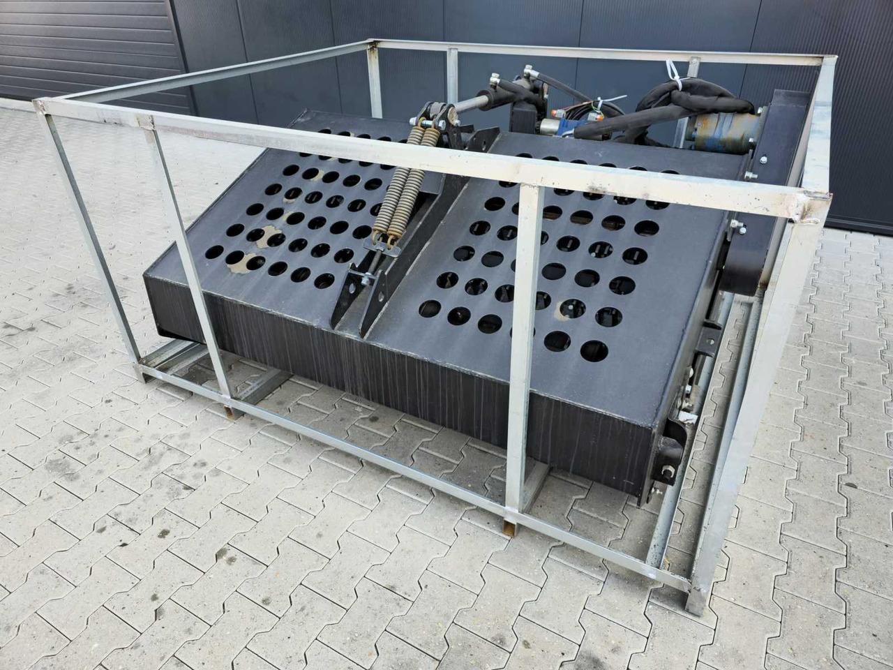 Rhino-cross Landscape rake - ציוד עיבוד קרקע: תמונה 1 Rhino-cross Landscape rake - ציוד עיבוד קרקע: תמונה 1