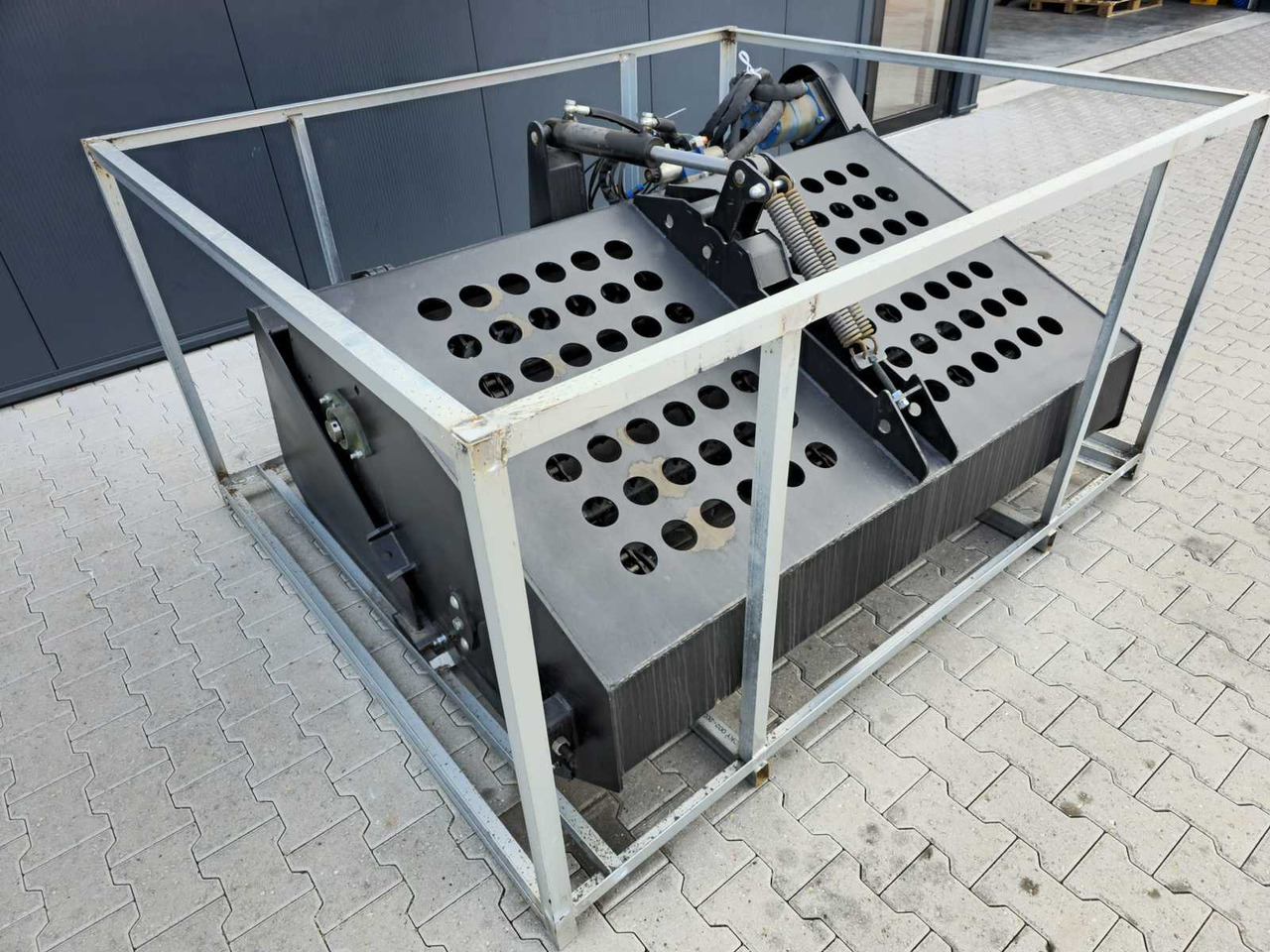 Rhino-cross Landscape rake - ציוד עיבוד קרקע: תמונה 3 Rhino-cross Landscape rake - ציוד עיבוד קרקע: תמונה 3