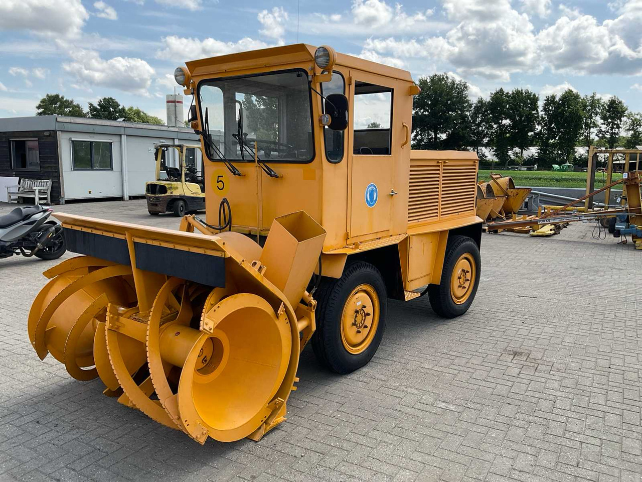 Rolba R 400 D - מחרשת שלג: תמונה 1 Rolba R 400 D - מחרשת שלג: תמונה 1