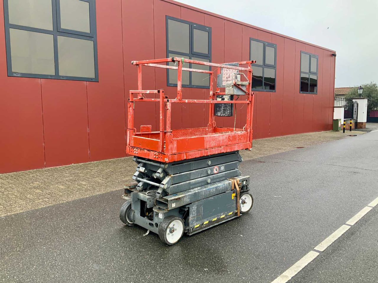 SKY JACK SJIII3219 AERIAL PLATFORM - פלטפורמה אווירית: תמונה 2 SKY JACK SJIII3219 AERIAL PLATFORM - פלטפורמה אווירית: תמונה 2