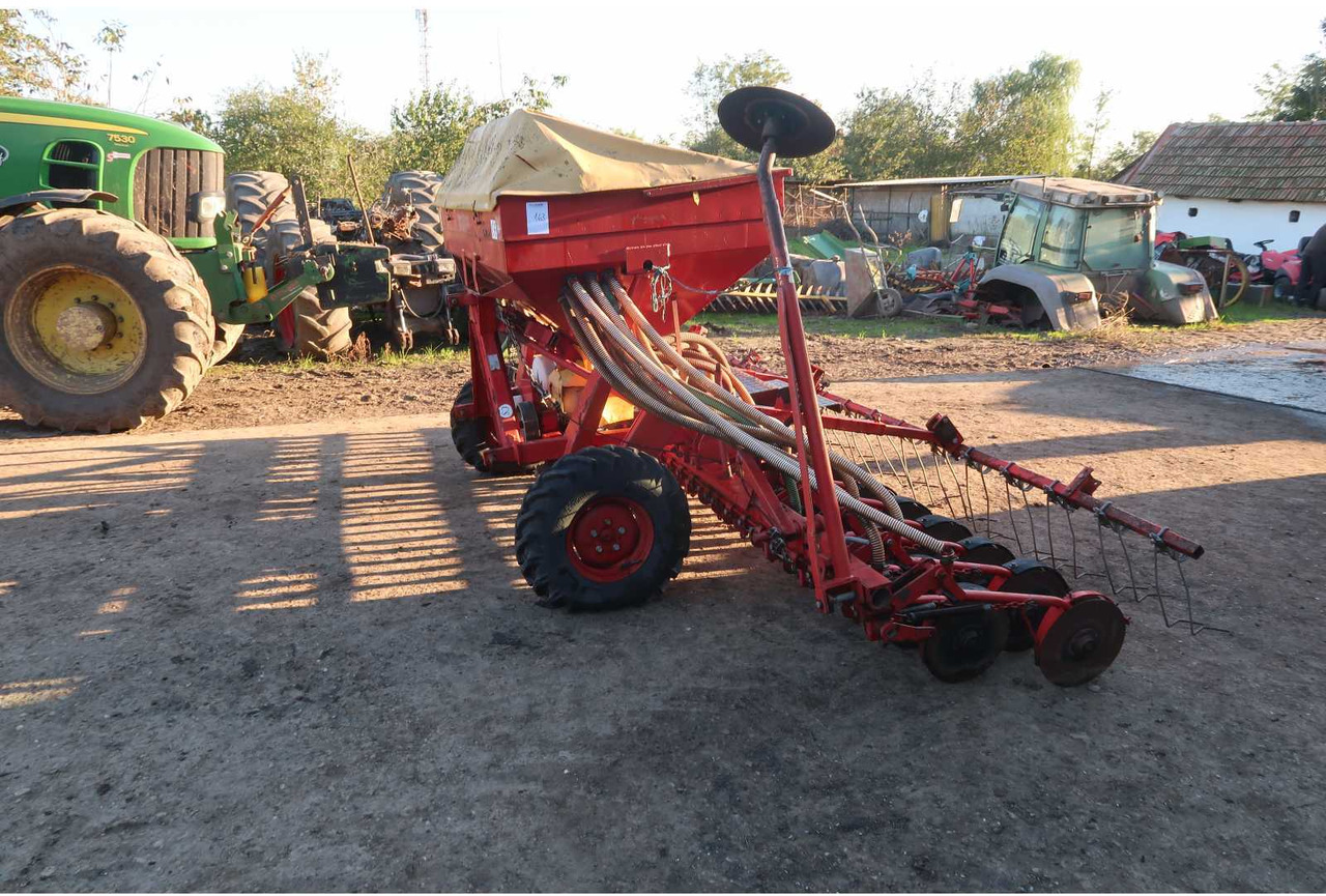 SPU 32 SPU 32 - Seeder - 2006 - 02B-DNL (163) - מכונת זריעה מדויקת: תמונה 3 SPU 32 SPU 32 - Seeder - 2006 - 02B-DNL (163) - מכונת זריעה מדויקת: תמונה 3