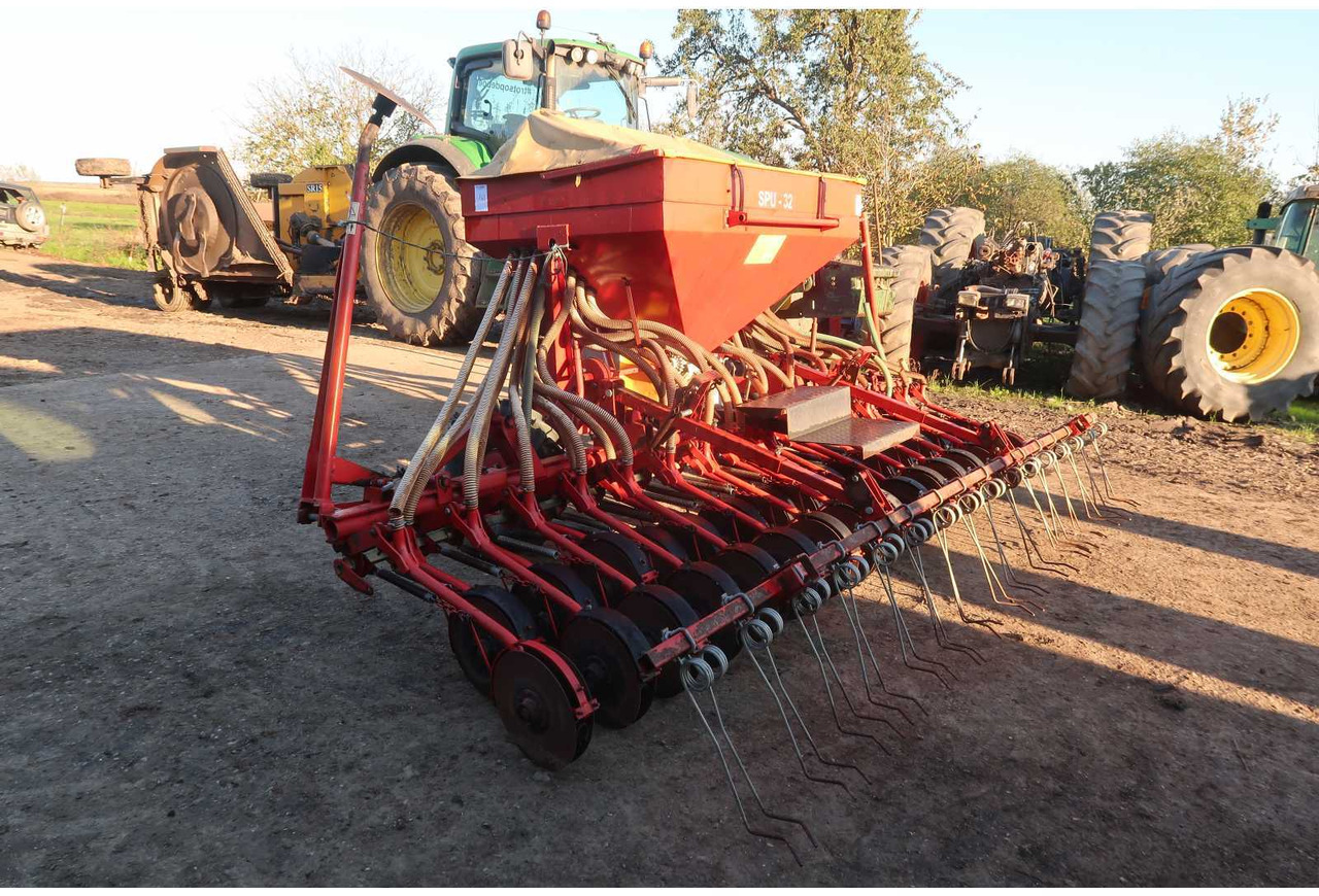 SPU 32 SPU 32 - Seeder - 2006 - 02B-DNL (163) - מכונת זריעה מדויקת: תמונה 2 SPU 32 SPU 32 - Seeder - 2006 - 02B-DNL (163) - מכונת זריעה מדויקת: תמונה 2