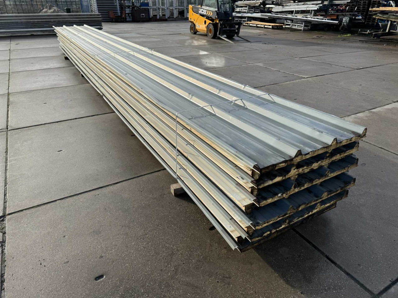 Sandwich roof panel (10x) - ציוד בנייה: תמונה 2 Sandwich roof panel (10x) - ציוד בנייה: תמונה 2