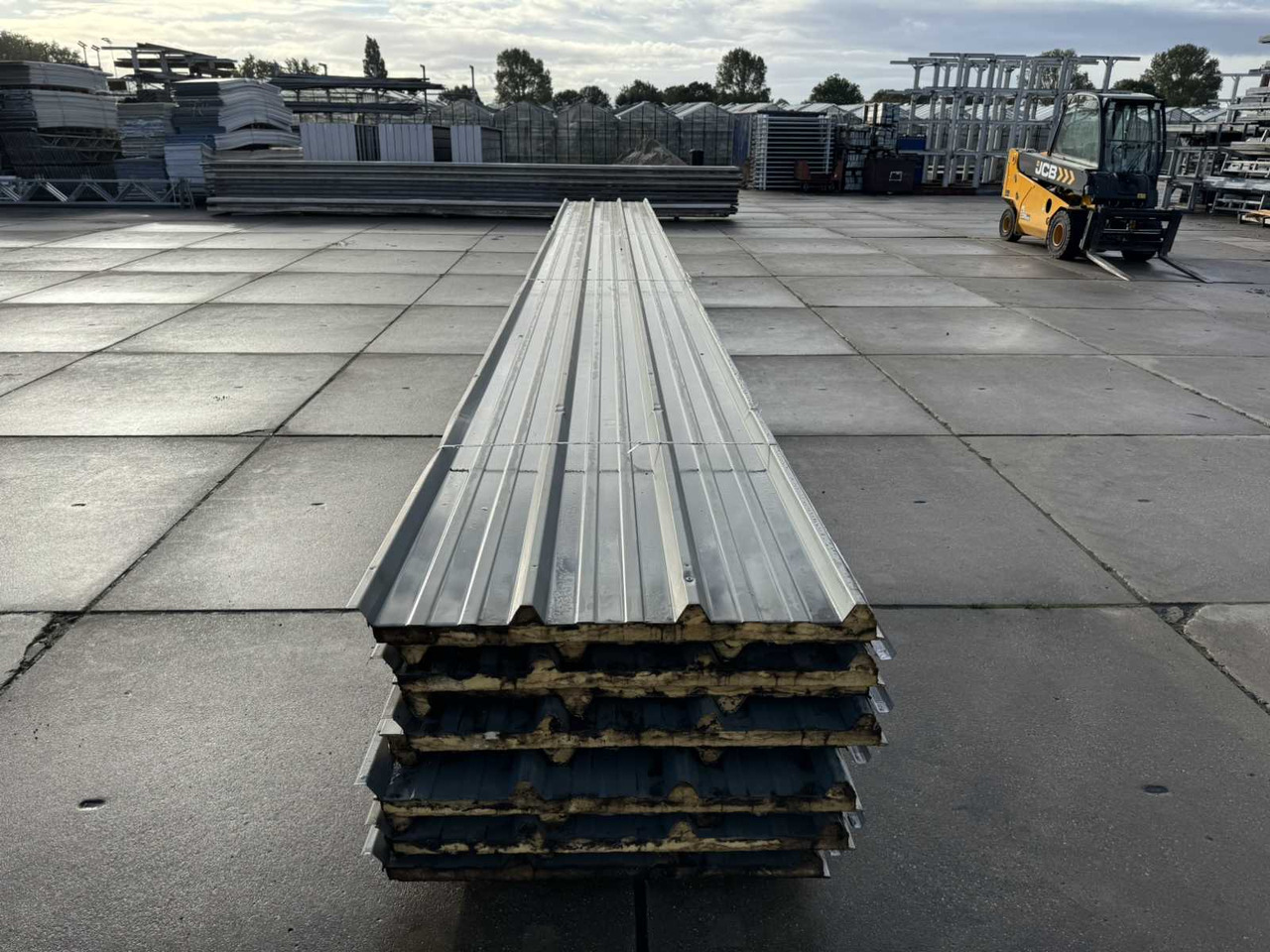 Sandwich roof panel (10x) - ציוד בנייה: תמונה 3 Sandwich roof panel (10x) - ציוד בנייה: תמונה 3