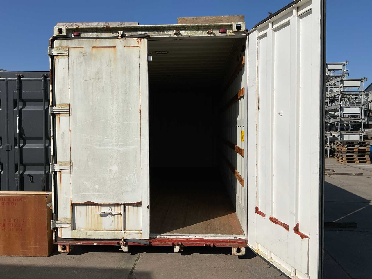 Shipping container - מכולת משלוח: תמונה 5 Shipping container - מכולת משלוח: תמונה 5