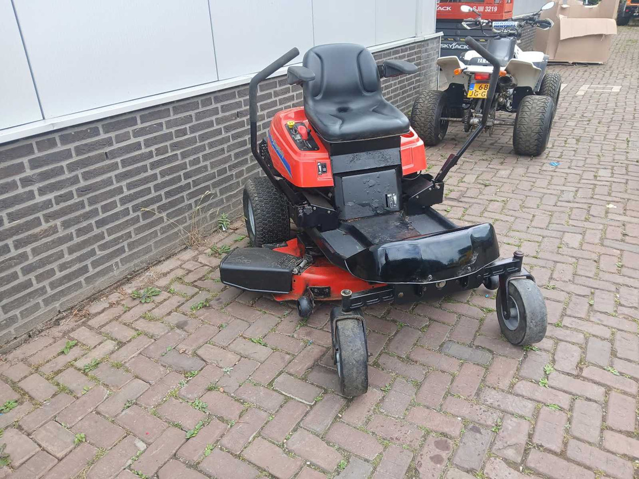 Simplicity zeroturnmaaier - מכסחת גינה: תמונה 4 Simplicity zeroturnmaaier - מכסחת גינה: תמונה 4