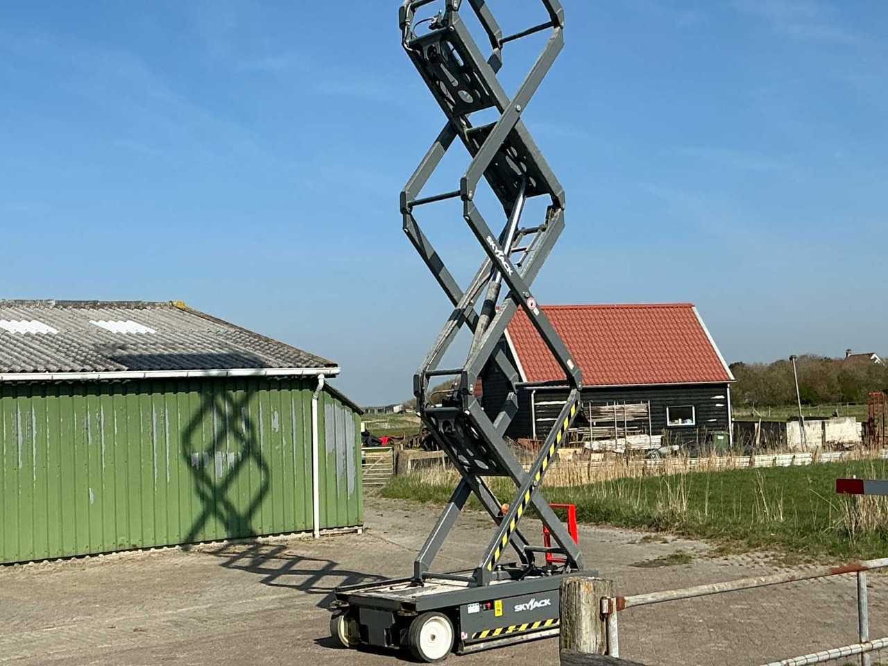 פלטפורמה אווירית Skyjack SJ4740: תמונה 12