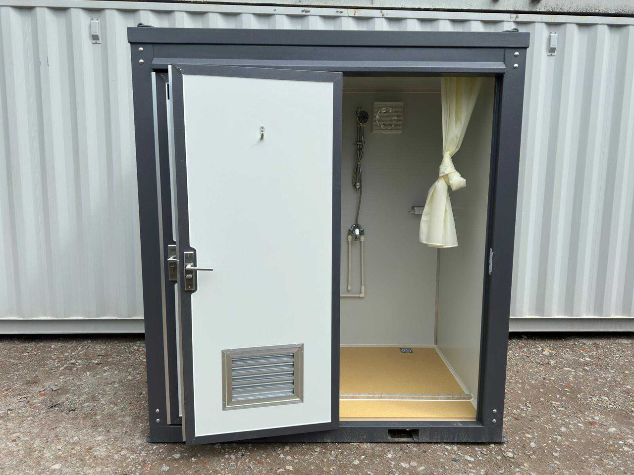 Stahlworks Double - מכולת בנייה: תמונה 5 Stahlworks Double - מכולת בנייה: תמונה 5
