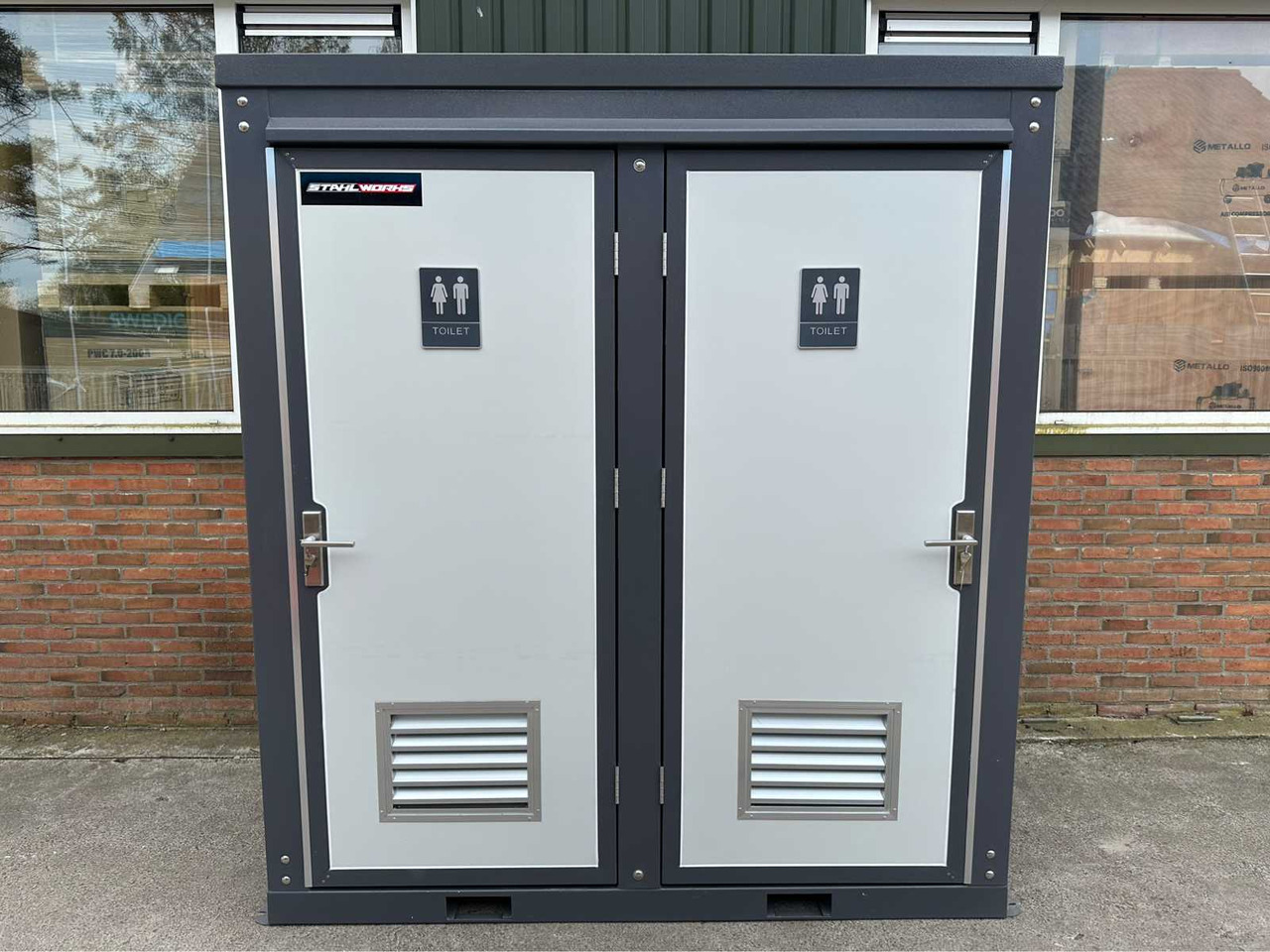 Stahlworks Double - מכולת בנייה: תמונה 2 Stahlworks Double - מכולת בנייה: תמונה 2