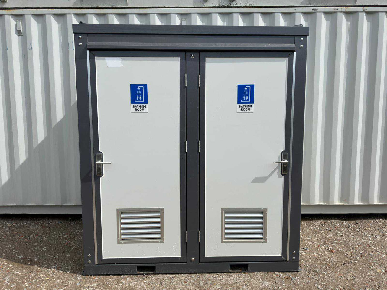 Stahlworks Double - מכולת בנייה: תמונה 1 Stahlworks Double - מכולת בנייה: תמונה 1