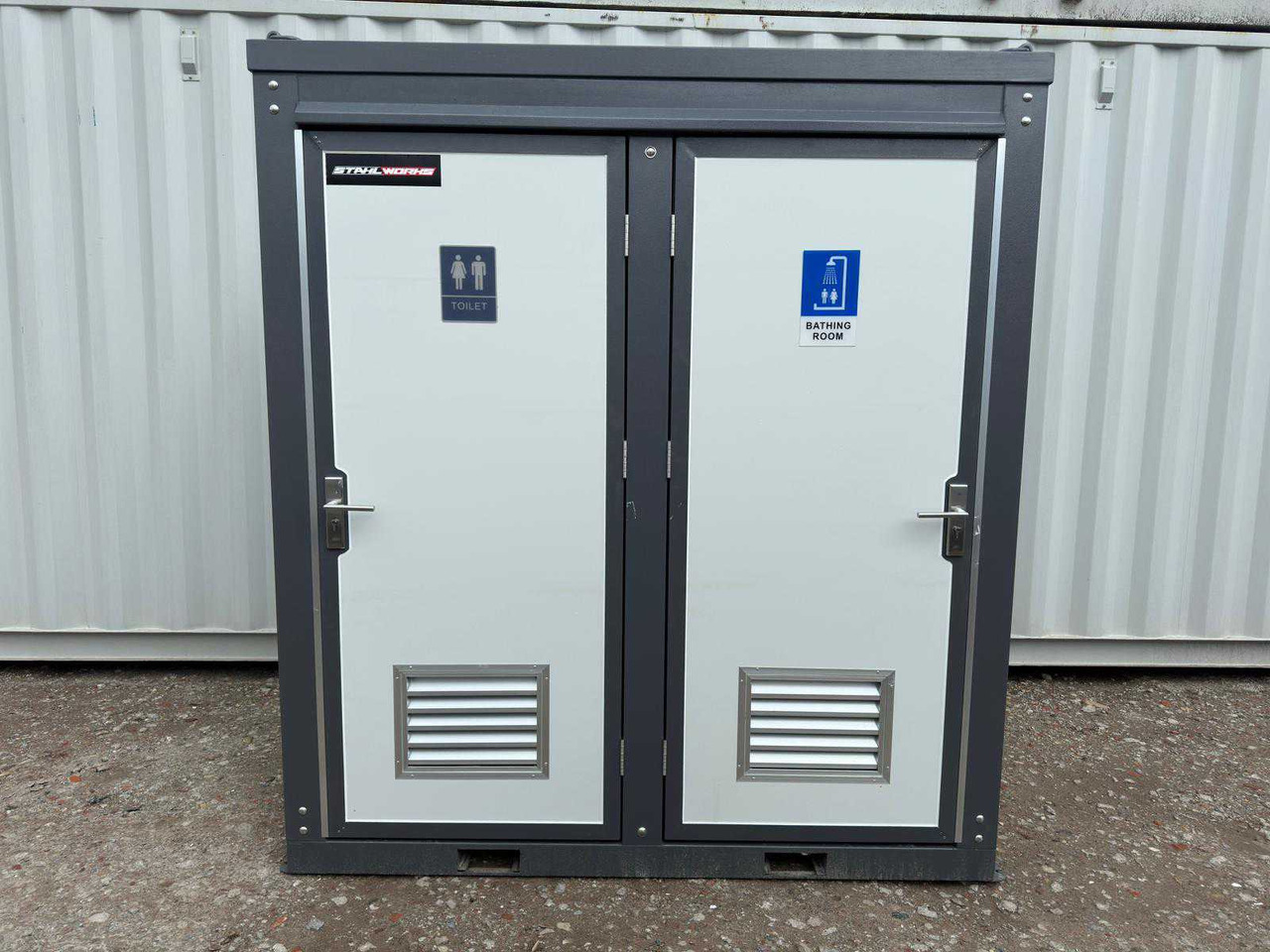 Stahlworks Double - מכולת בנייה: תמונה 1 Stahlworks Double - מכולת בנייה: תמונה 1