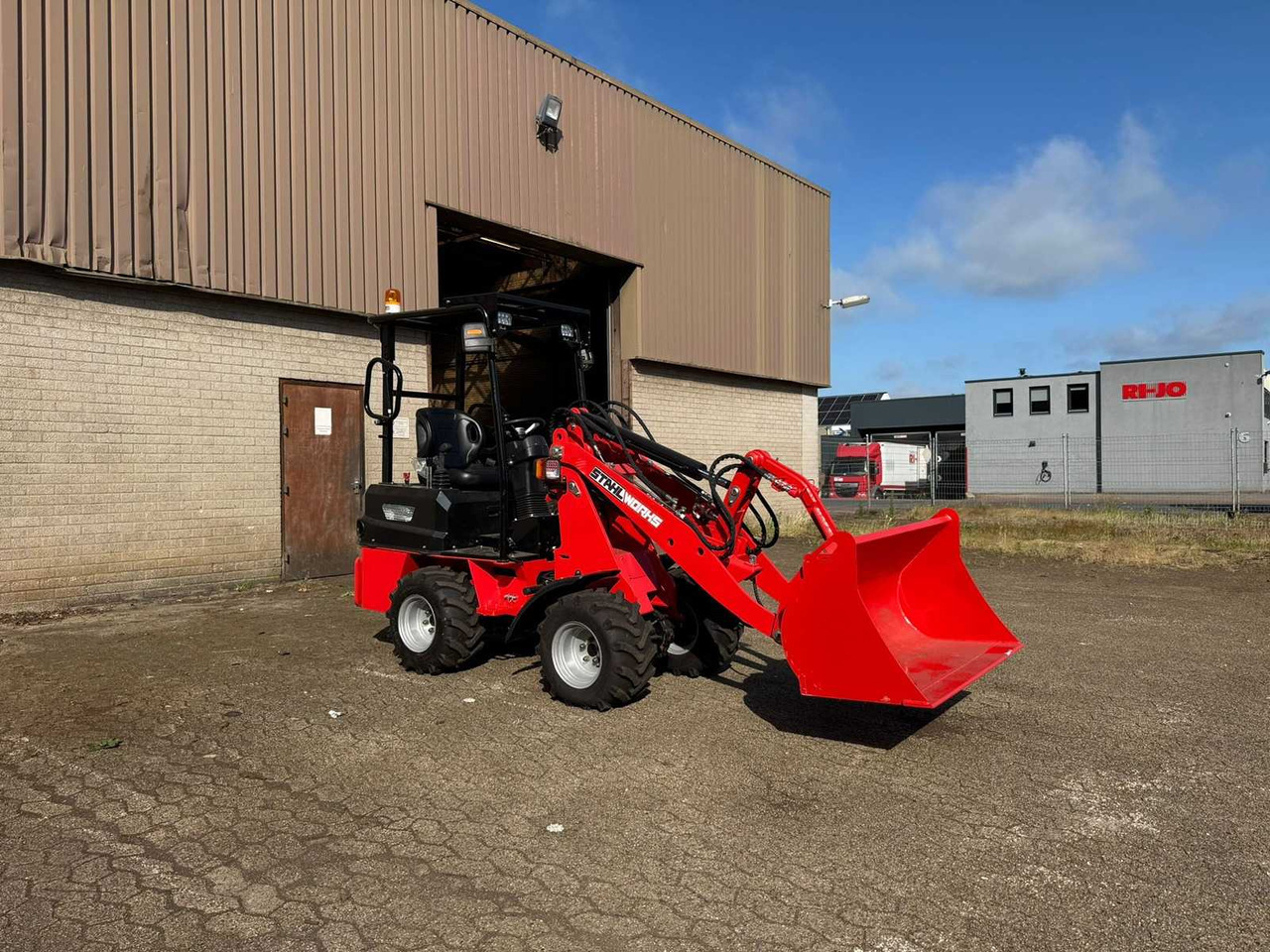 Stahlworks R906 - מעמיס גלגלים: תמונה 1 Stahlworks R906 - מעמיס גלגלים: תמונה 1