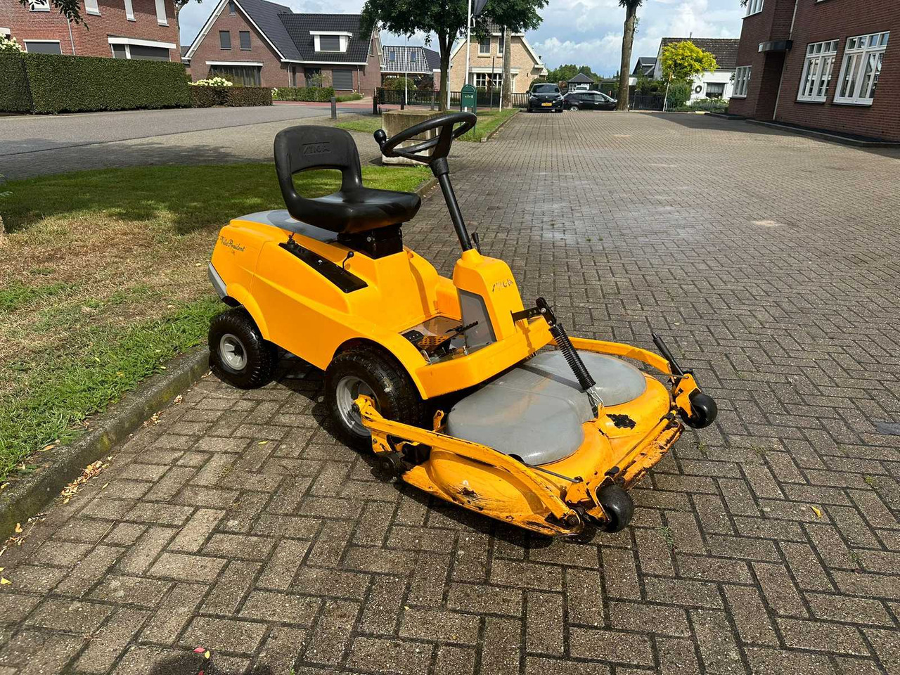 Stiga Villa President - מכסחת גינה: תמונה 3 Stiga Villa President - מכסחת גינה: תמונה 3