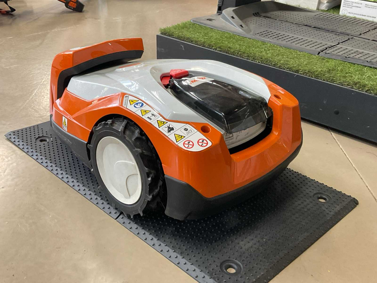 Stihl RMI 522C - מכסחת גינה: תמונה 4 Stihl RMI 522C - מכסחת גינה: תמונה 4
