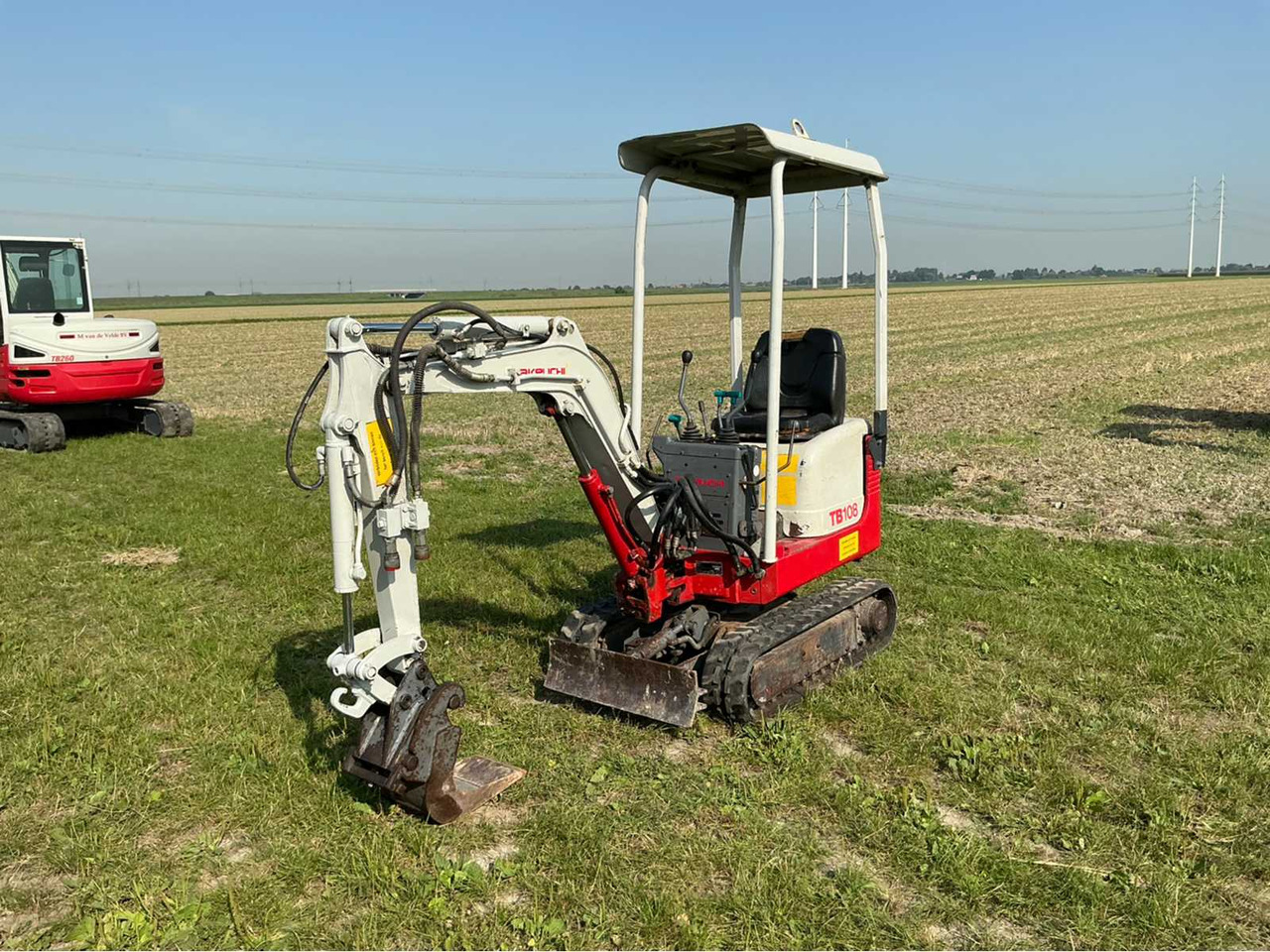 Takeuchi TB108 - מחפר סורק: תמונה 1 Takeuchi TB108 - מחפר סורק: תמונה 1