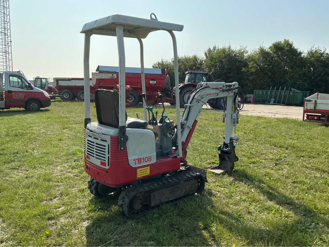 Takeuchi TB108 - מחפר סורק: תמונה 5 Takeuchi TB108 - מחפר סורק: תמונה 5