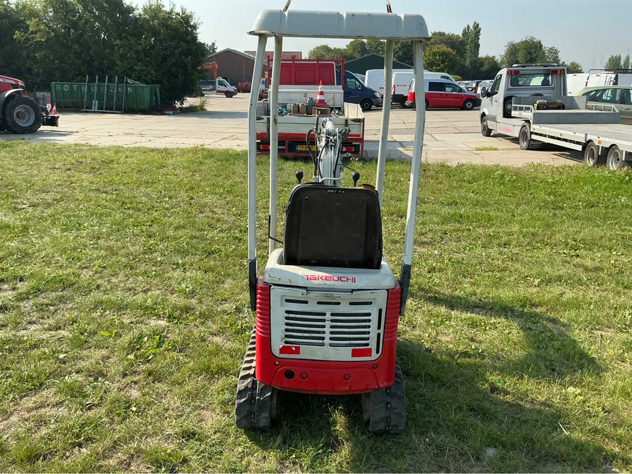 Takeuchi TB108 - מחפר סורק: תמונה 4 Takeuchi TB108 - מחפר סורק: תמונה 4