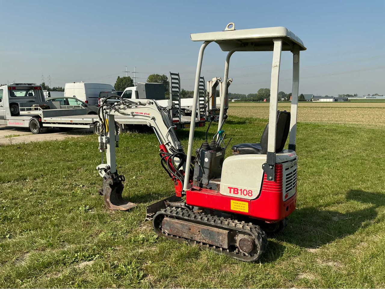 Takeuchi TB108 - מחפר סורק: תמונה 3 Takeuchi TB108 - מחפר סורק: תמונה 3