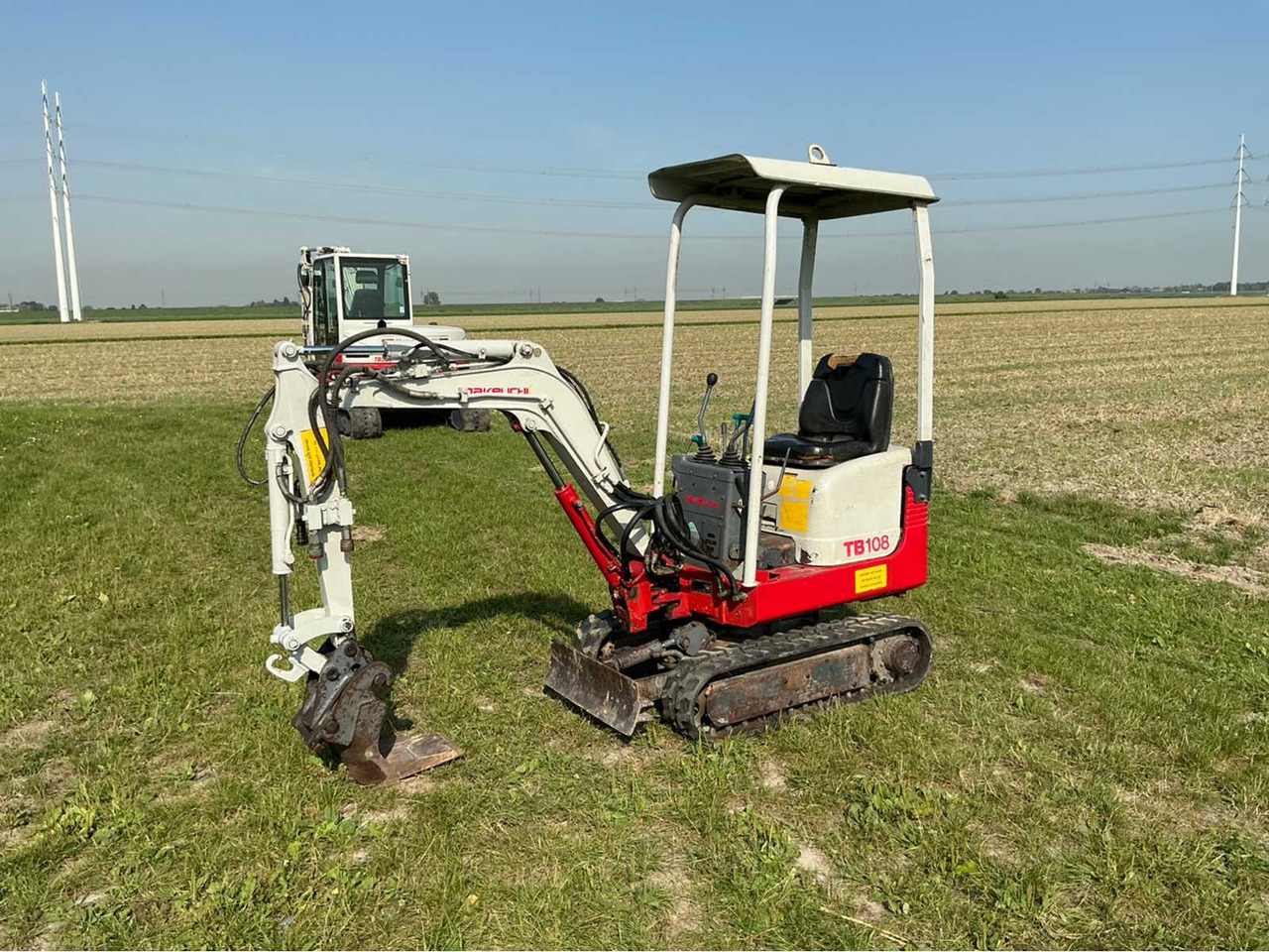 Takeuchi TB108 - מחפר סורק: תמונה 2 Takeuchi TB108 - מחפר סורק: תמונה 2