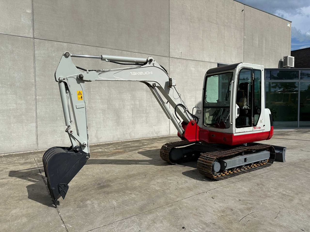 Takeuchi TB150C - מחפר סורק: תמונה 1 Takeuchi TB150C - מחפר סורק: תמונה 1