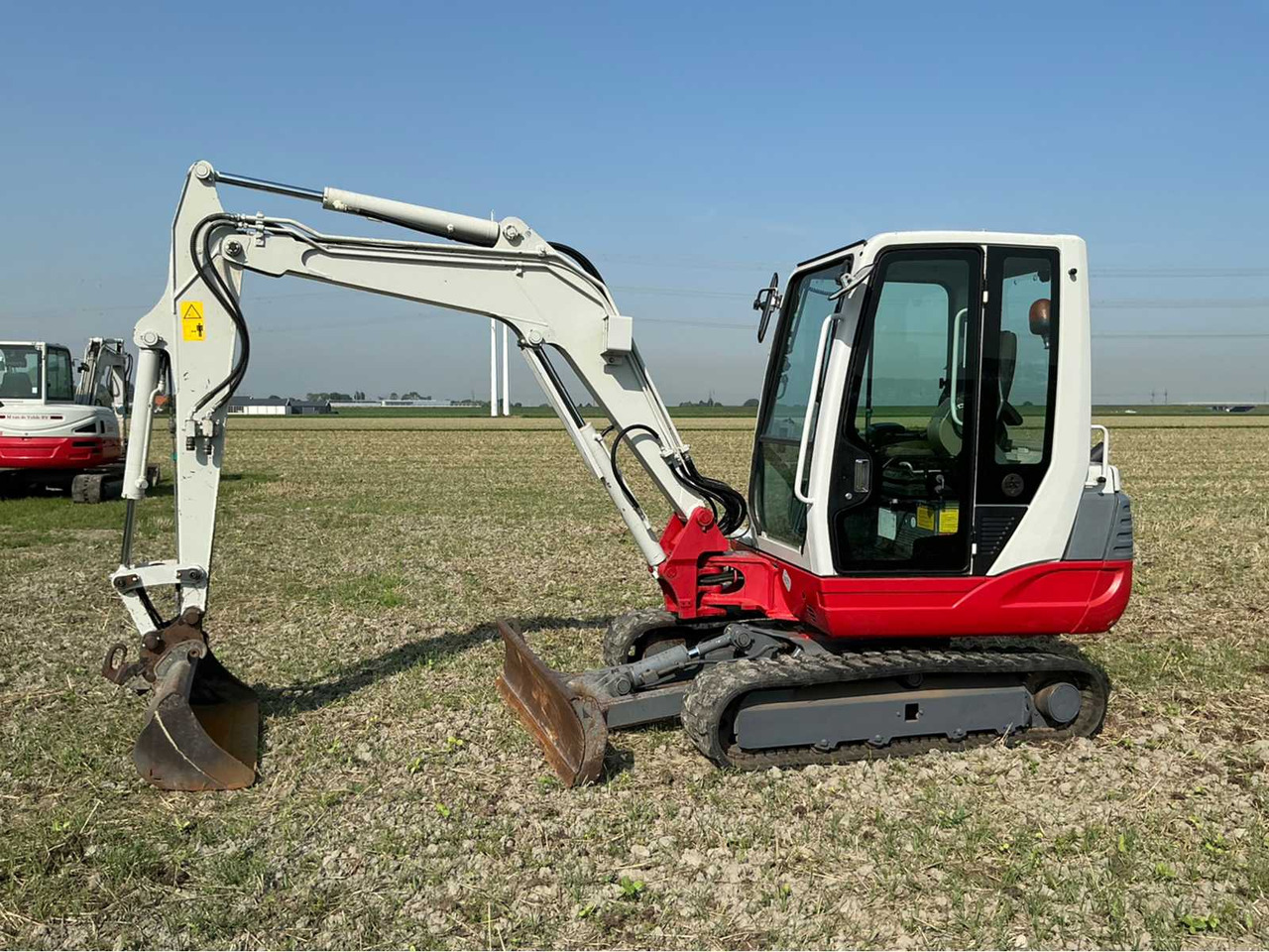 Takeuchi TB235 - מחפר סורק: תמונה 2 Takeuchi TB235 - מחפר סורק: תמונה 2