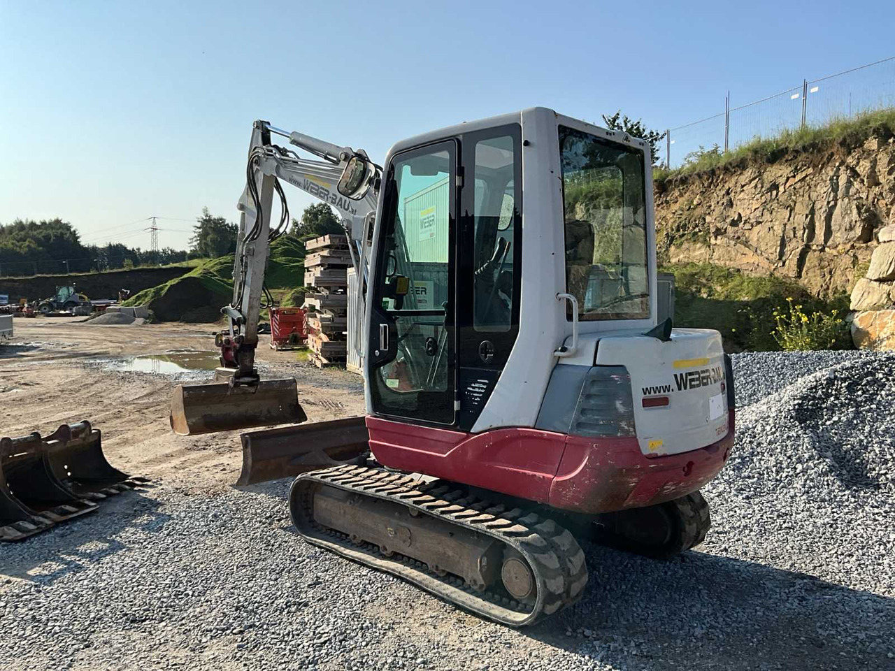 Takeuchi TB235 - מיני מחפר: תמונה 4 Takeuchi TB235 - מיני מחפר: תמונה 4