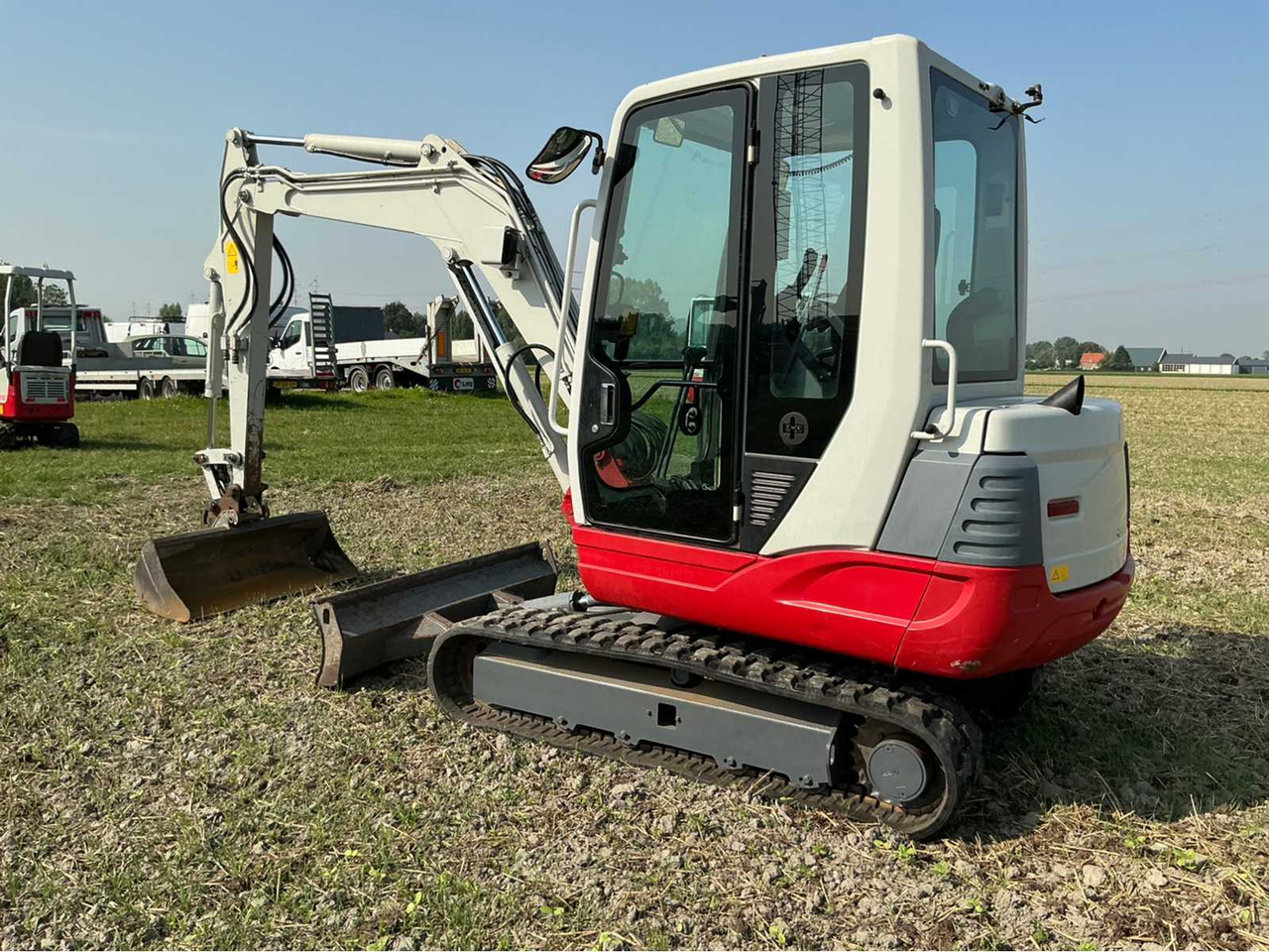 Takeuchi TB235 - מחפר סורק: תמונה 3 Takeuchi TB235 - מחפר סורק: תמונה 3