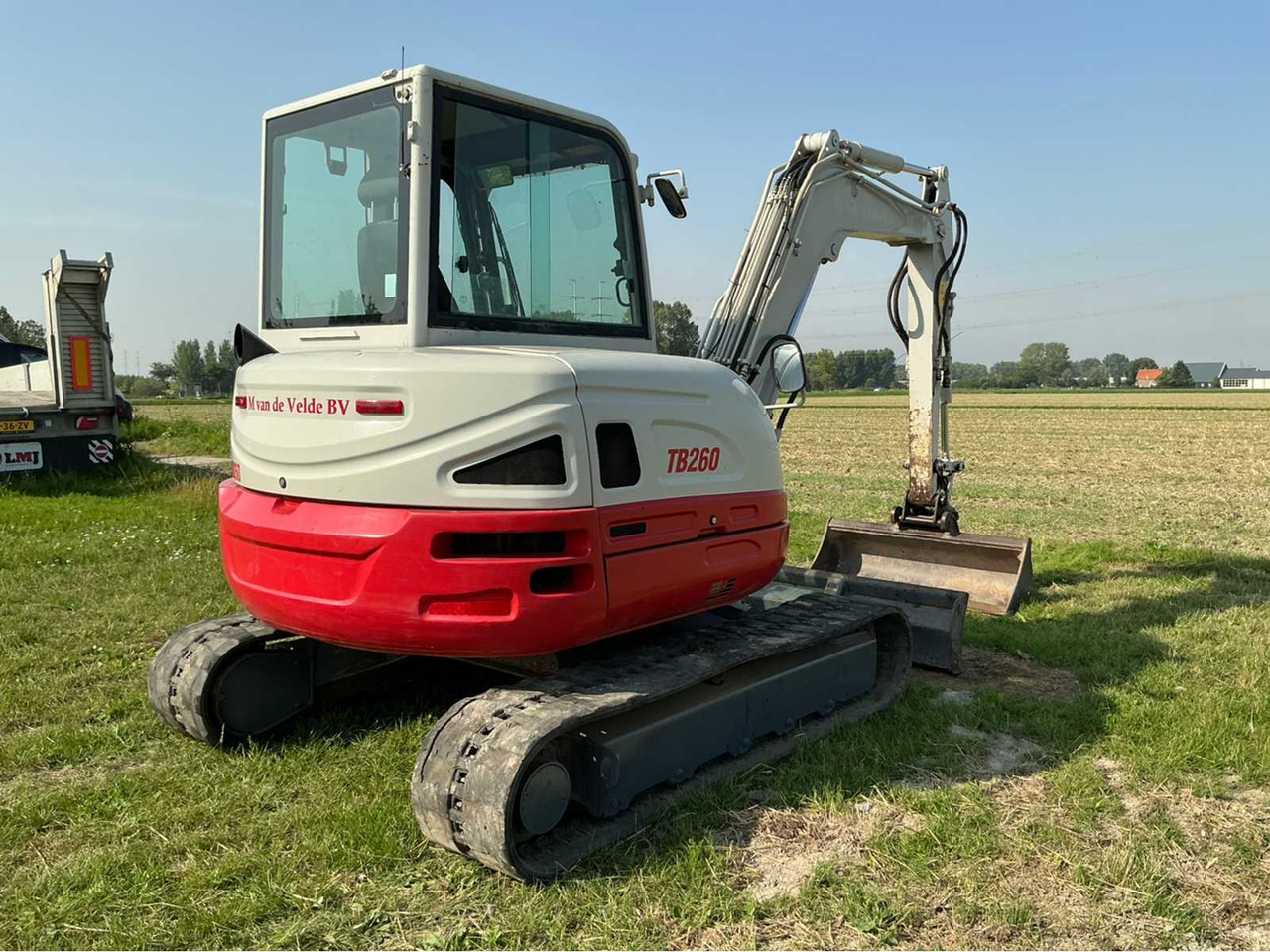 Takeuchi TB260 - מחפר סורק: תמונה 5 Takeuchi TB260 - מחפר סורק: תמונה 5