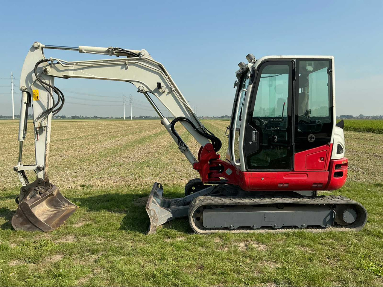 Takeuchi TB260 - מחפר סורק: תמונה 2 Takeuchi TB260 - מחפר סורק: תמונה 2