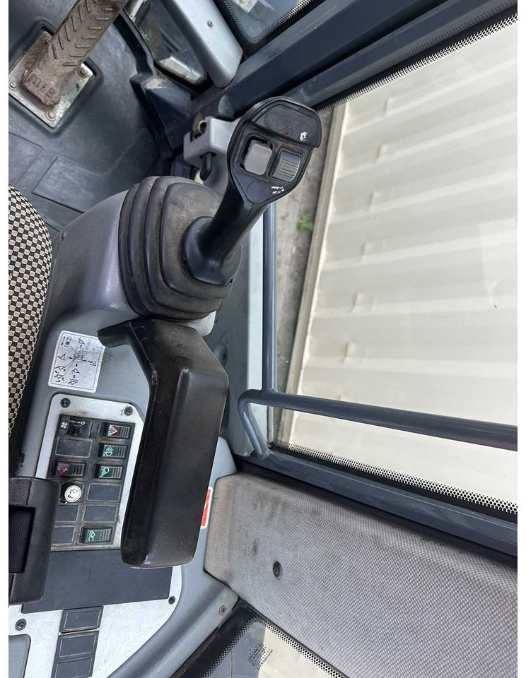 מעמיס גלגלים Takeuchi TW9: תמונה 24
