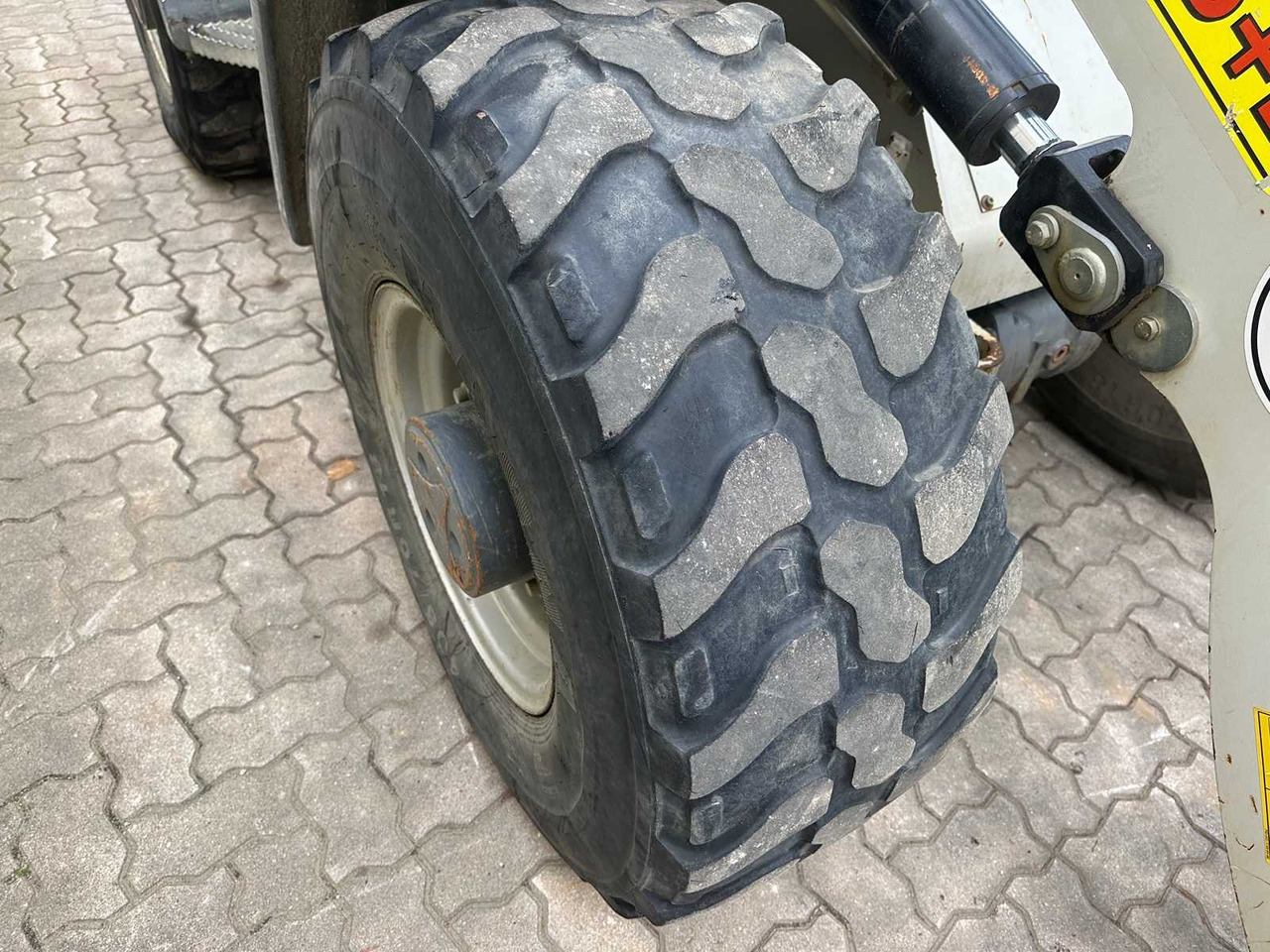 מעמיס גלגלים Takeuchi TW9: תמונה 11