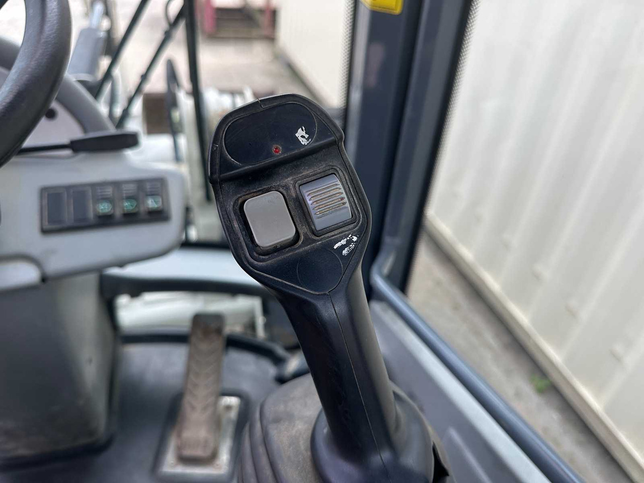 מעמיס גלגלים Takeuchi TW9: תמונה 26