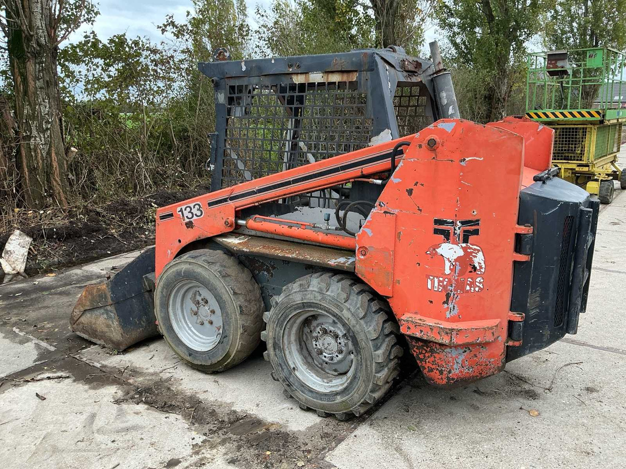 Thomas T133 - מעמיס היגוי החלקה: תמונה 2 Thomas T133 - מעמיס היגוי החלקה: תמונה 2