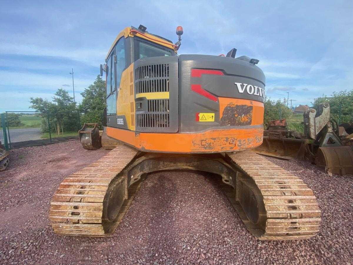 VOLVO ECR 235EL 25 TON CRAWLER EXCAVATOR - מחפר: תמונה 3 VOLVO ECR 235EL 25 TON CRAWLER EXCAVATOR - מחפר: תמונה 3