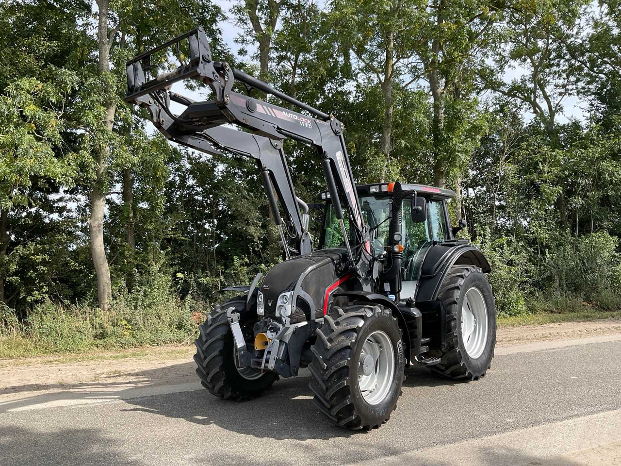 Valtra N123 Unlimited - טרקטור חקלאי: תמונה 2 Valtra N123 Unlimited - טרקטור חקלאי: תמונה 2