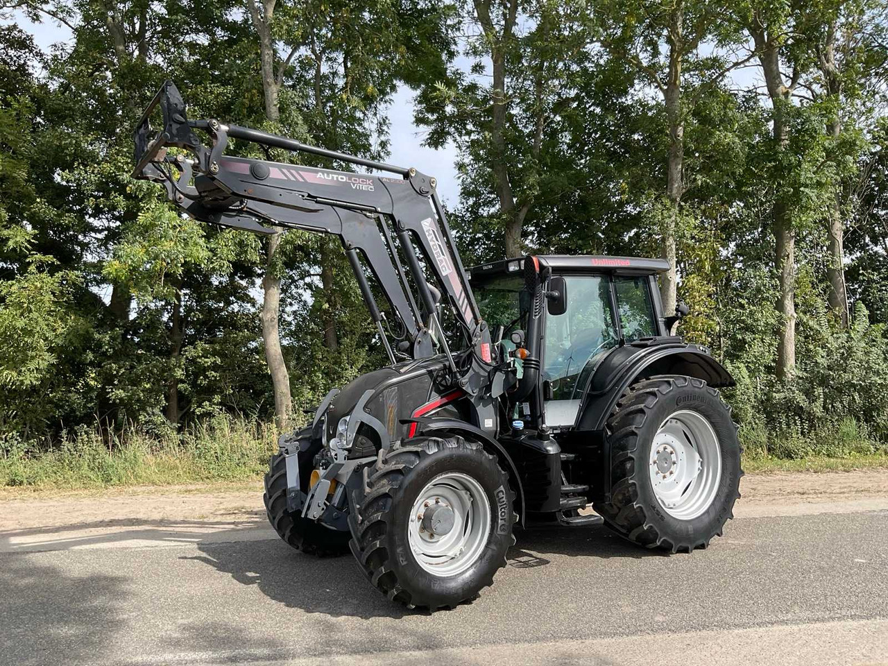 Valtra N123 Unlimited - טרקטור חקלאי: תמונה 1 Valtra N123 Unlimited - טרקטור חקלאי: תמונה 1