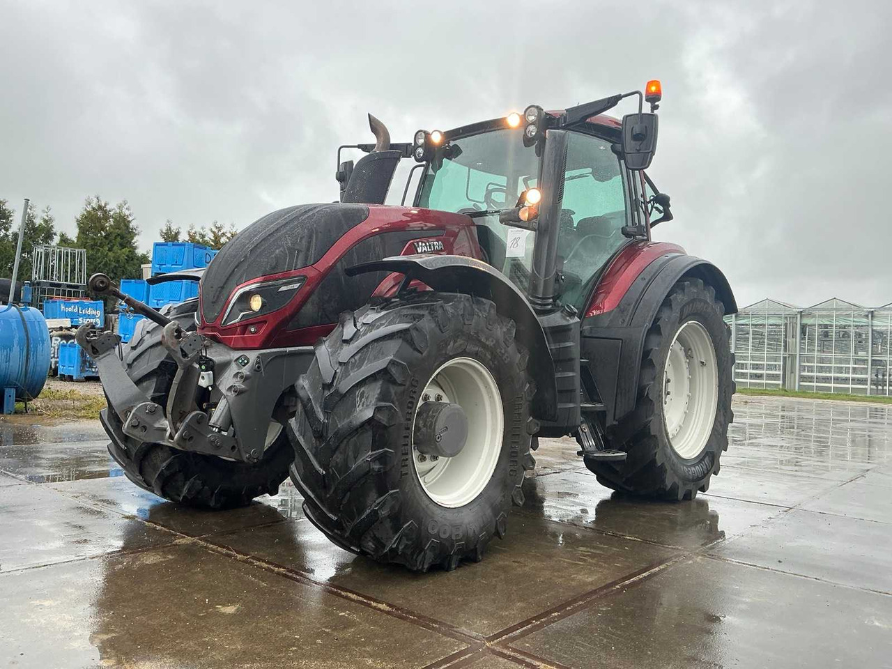 Valtra T214 - טרקטור חקלאי: תמונה 1 Valtra T214 - טרקטור חקלאי: תמונה 1