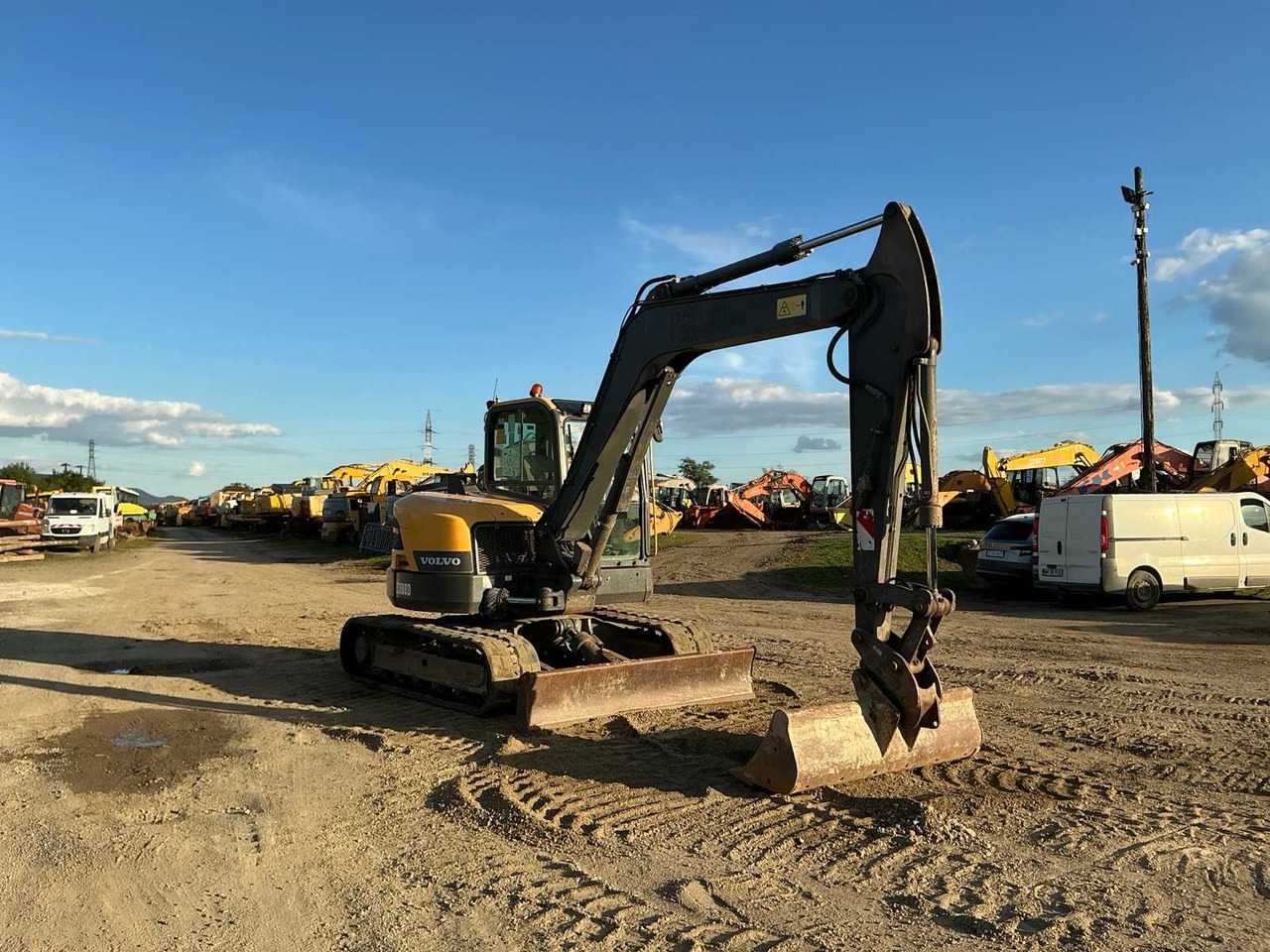 Volvo ECR 88D - מחפר סורק: תמונה 2 Volvo ECR 88D - מחפר סורק: תמונה 2