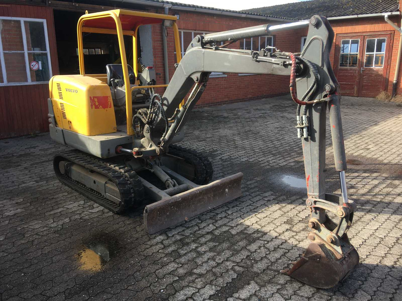 Volvo ECR28 - מחפר סורק: תמונה 1 Volvo ECR28 - מחפר סורק: תמונה 1