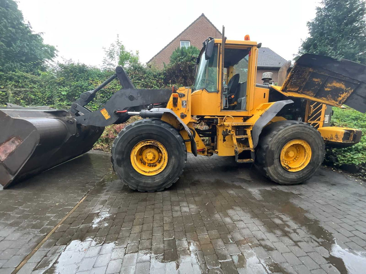 Volvo L110E - מעמיס גלגלים: תמונה 2 Volvo L110E - מעמיס גלגלים: תמונה 2