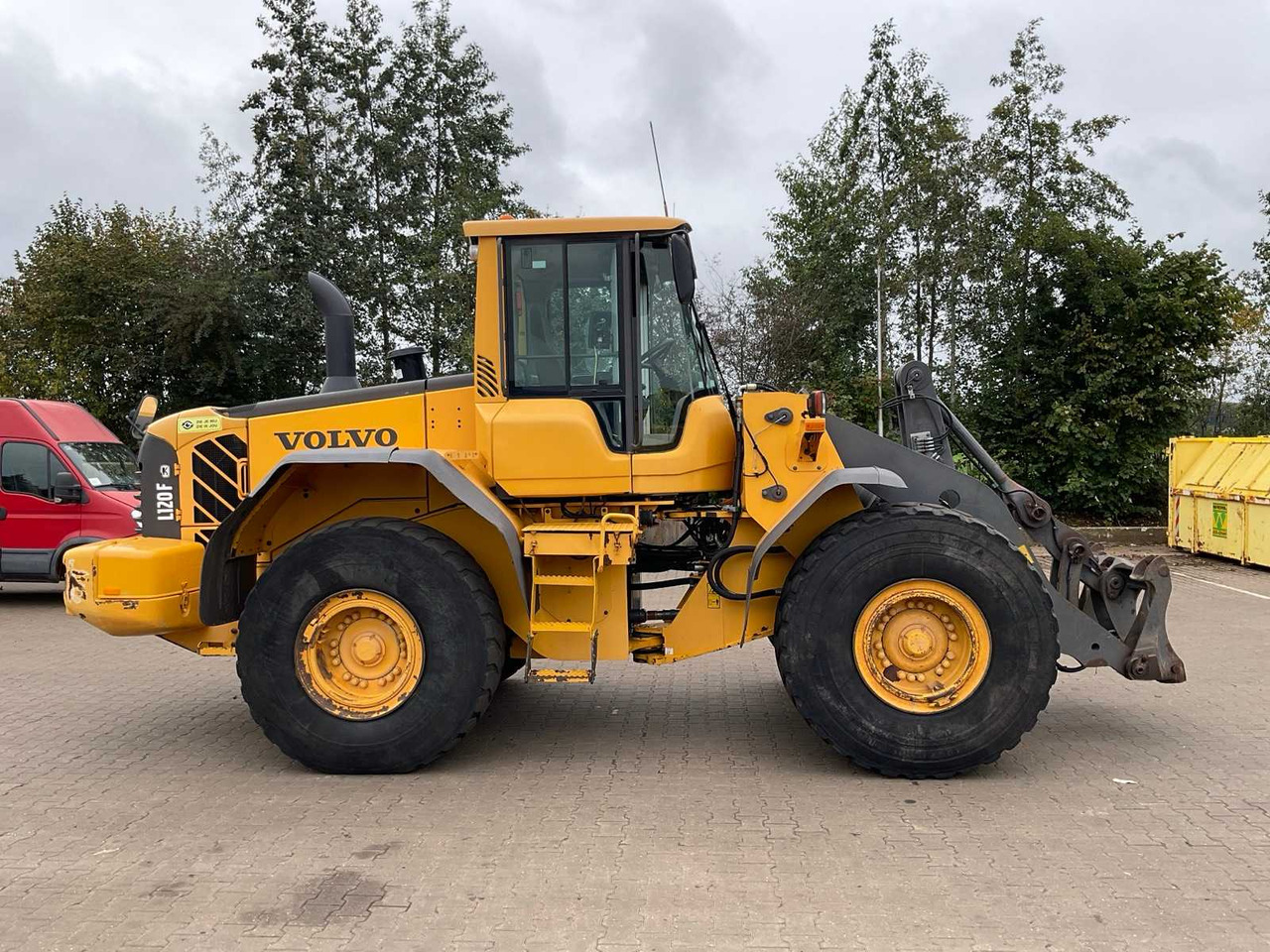 Volvo L120F - מעמיס גלגלים: תמונה 4 Volvo L120F - מעמיס גלגלים: תמונה 4