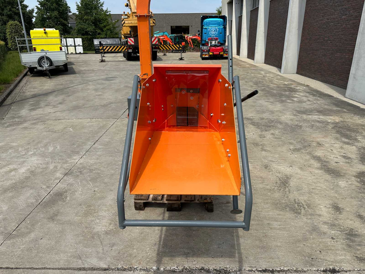 Wood chipper - מגרסת עץ: תמונה 5 Wood chipper - מגרסת עץ: תמונה 5